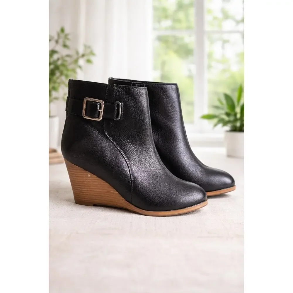 Diba Black Leather Wedge Ankle Boots with Buckle – Size 7.5 Nwt